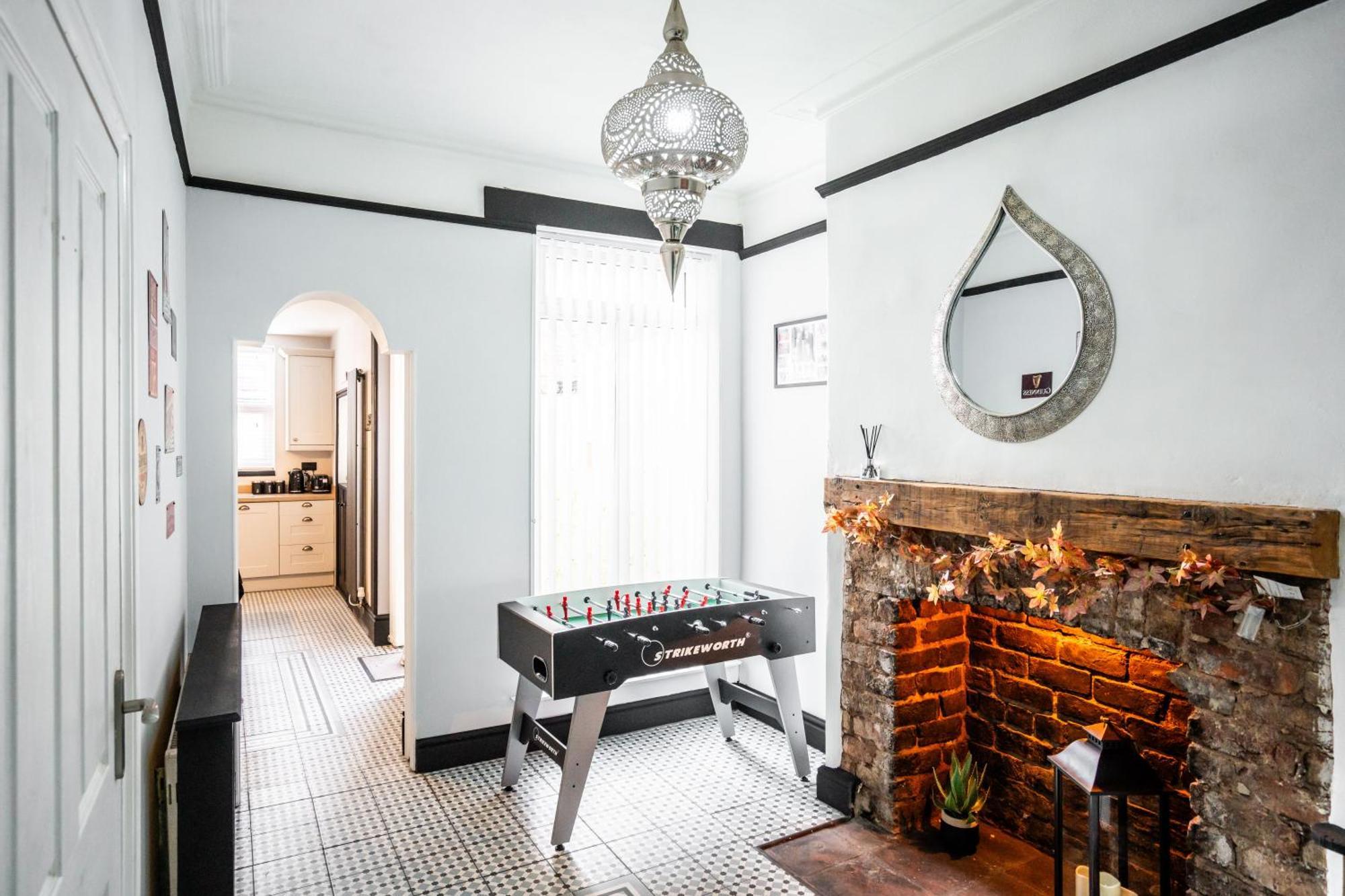 Swiss Haven - Spacious 3 Bedroom House ลิเวอร์พูล ภายนอก รูปภาพ