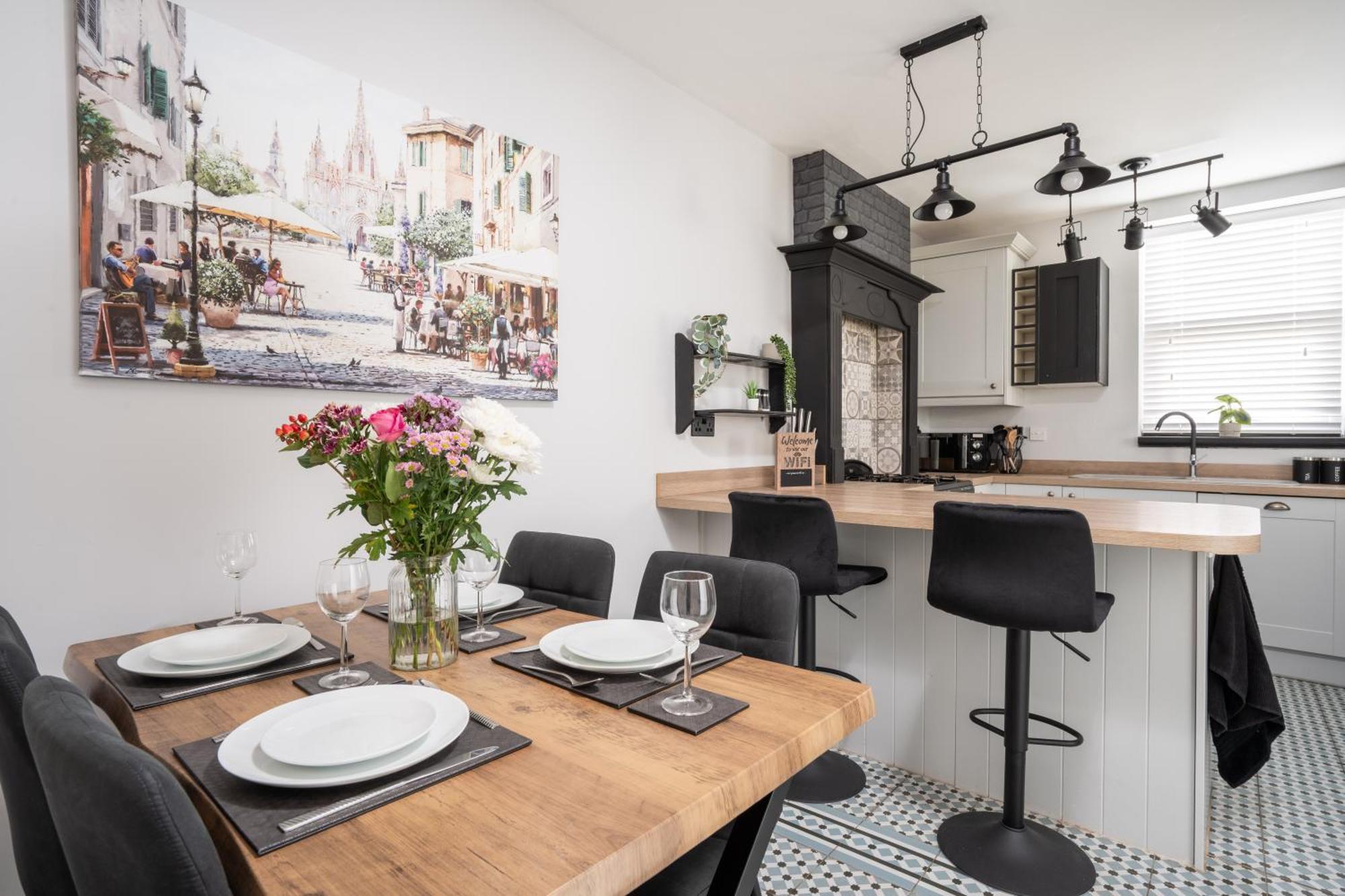 Swiss Haven - Spacious 3 Bedroom House ลิเวอร์พูล ภายนอก รูปภาพ